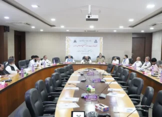 બૌદ્ધિકો અને નિષ્ણાંતોનો મતઃ મદ્રસા પાઠ્યક્રમને આધુનિકતાથી સજ્જ કરવા વધતા જ્ઞાન અને તકનીકી જરૂરિયાતોને આવરી લેવામાં આવે